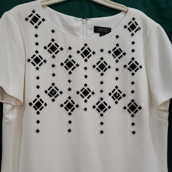 Tahari Arthur S. Levine Dresses & Skirts - Tahari * NWOT * Elegant White Dress